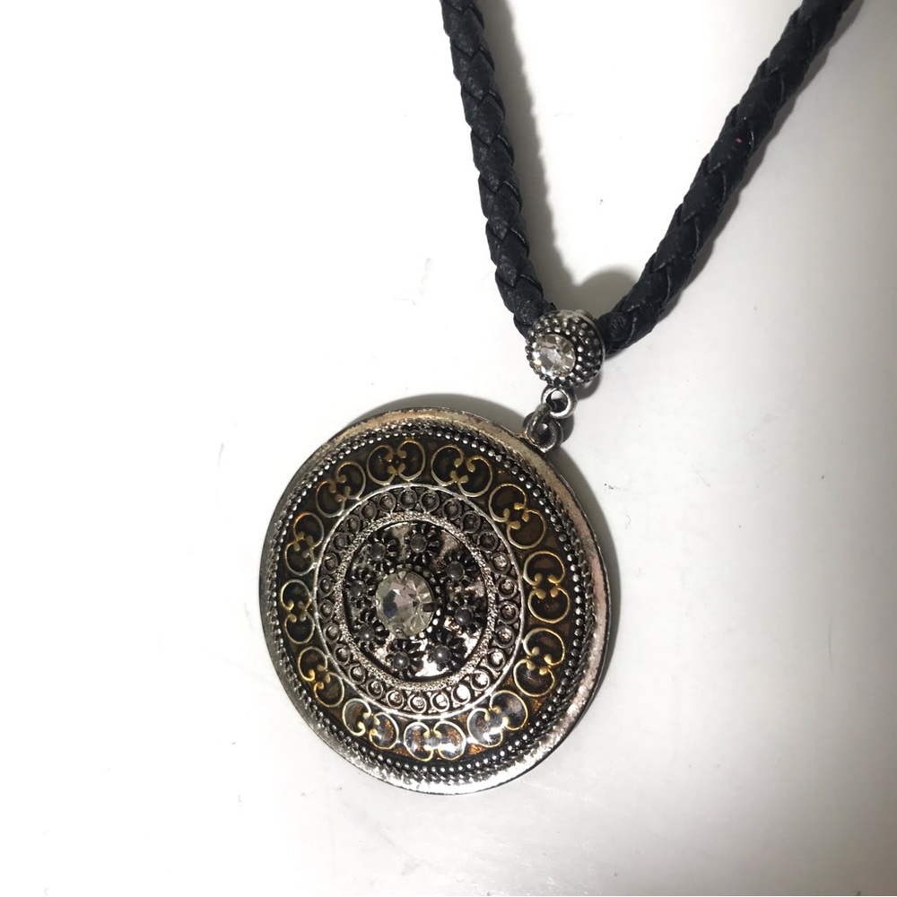 Vintage-Inspired Filigree Pendant Necklace - Women Jewelry